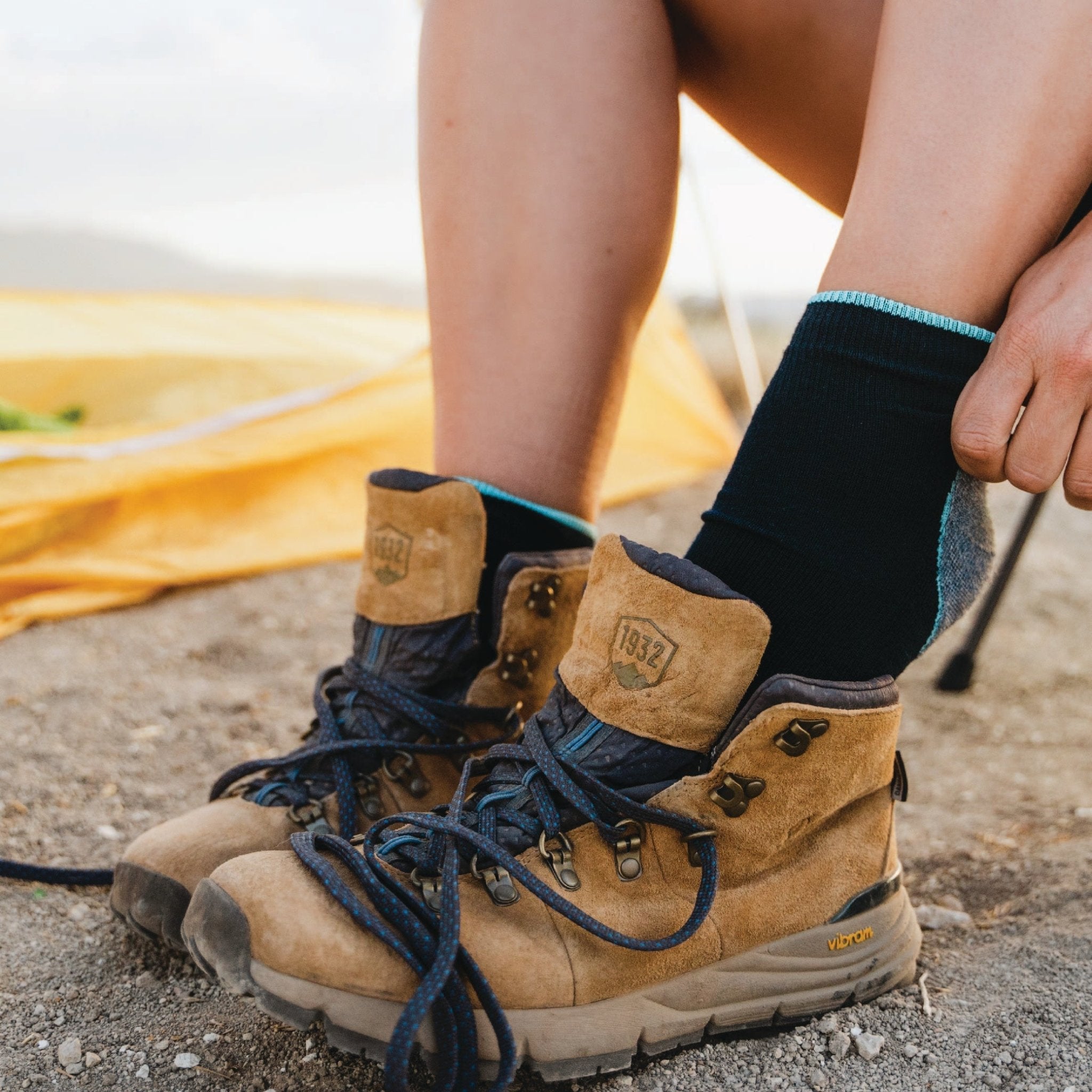 Hike Basecamp 2.0 Lightweight Quarter Crew Grey/Charcoal Medium - Fox River